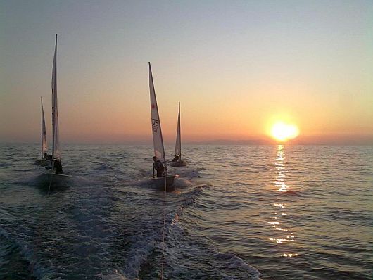 Soggiorno a Follonica pe vedere Vele al tramonto nel Golfo