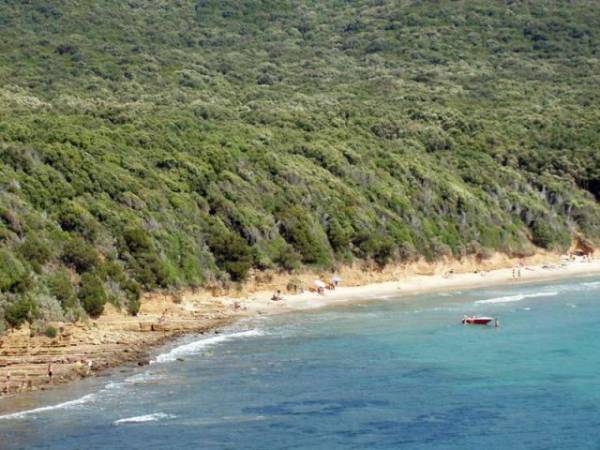 Cala Violina e la Riserva delle Bandite