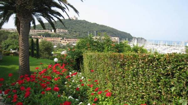 Porto vicino a Follonica