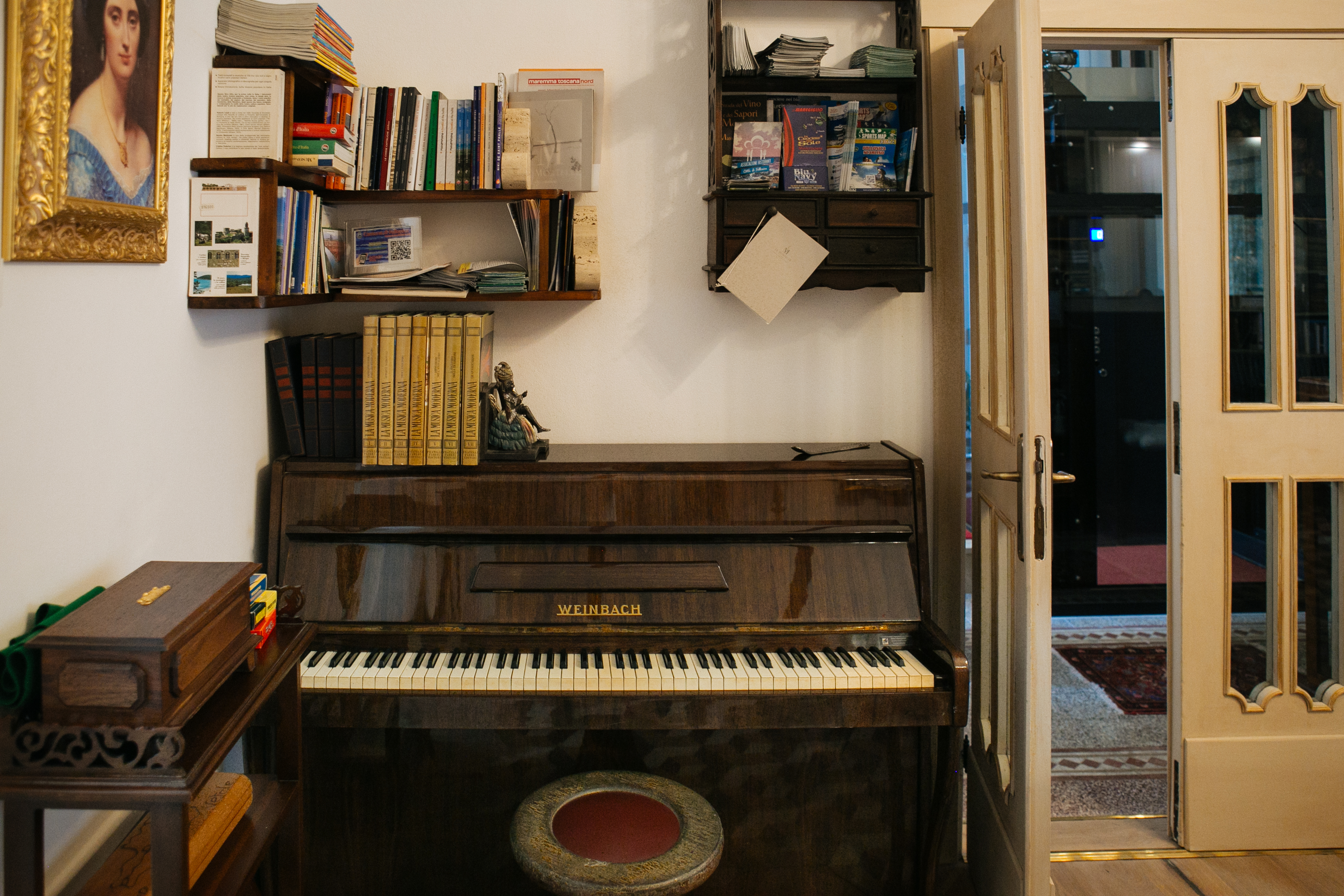 residenza storica salone con pianoforte