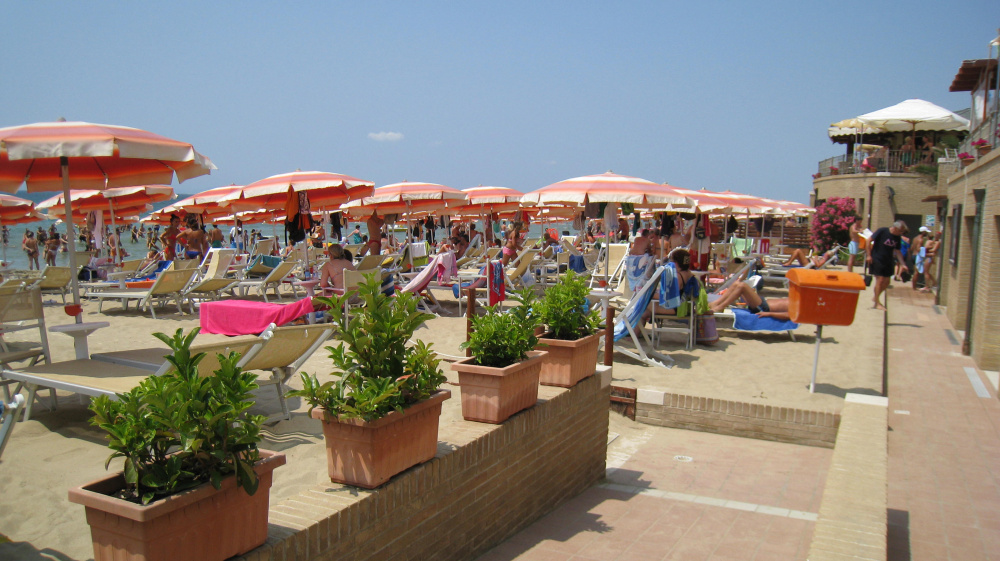 Spiaggia attrezzata Follonica