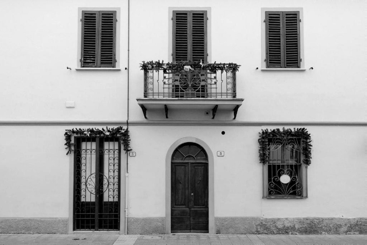 una villa storica al mare in toscana